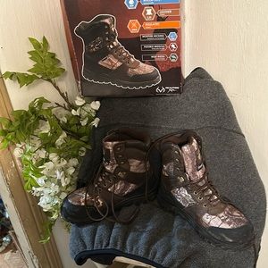 Hunting boots